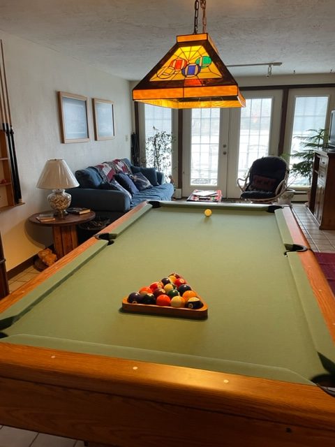 Billiards room at the Dragonflyin in Ironton, MO